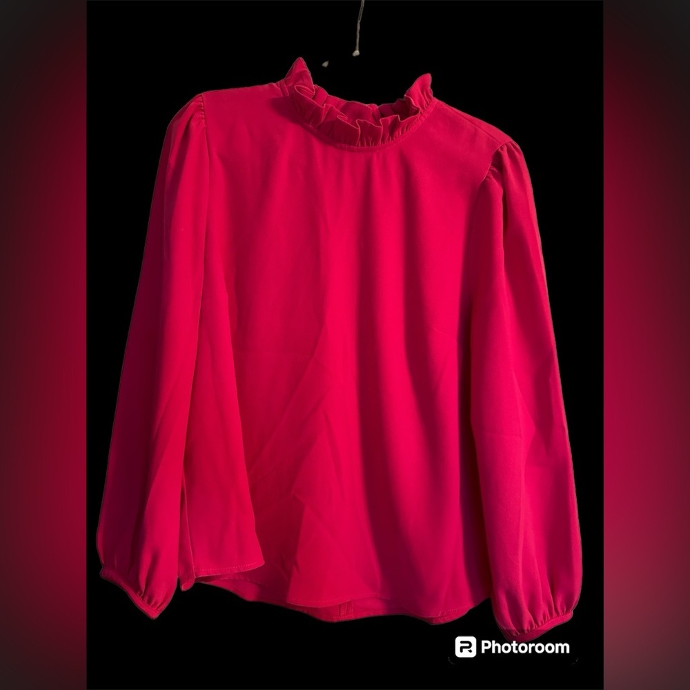Long Sleeve Ruffle Neck Top​